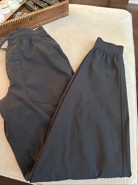 Lululemon men’s ABC navy jogger